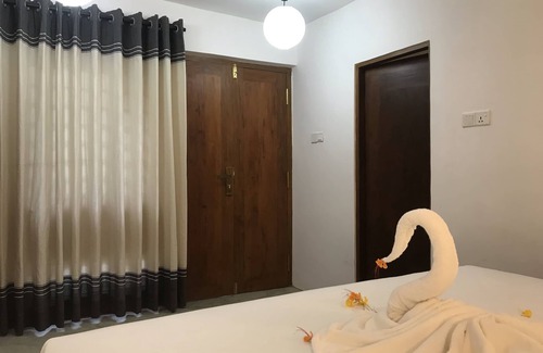 Midigama Cabine | A small cabin near the Midigama beach will all the luxuries you need