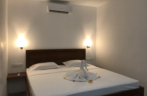Midigama Cabine | A small cabin near the Midigama beach will all the luxuries you need
