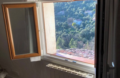 Peillon Appartement | petit havre de paix au coeur d'un milieu sportif