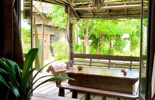 Koshimizu Maison | A soothing house built with natural materials made from straw bales Relax and unwind in this extrao / Shari-gun Hokkaidō