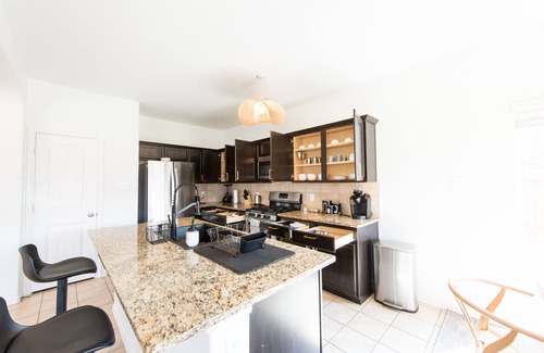 Fort Worth Maison | A Spacious And Fully Stocked House