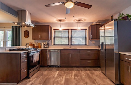 Nashua Maison | A spacious modern elegant 3 bedroom Ranch, Whole House located in South Nashua.