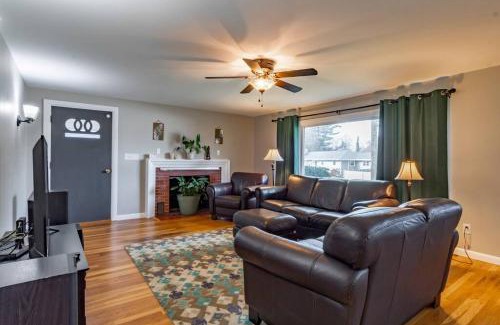 Nashua Maison | A Spacious Modern Elegant Ranch (whole house)
