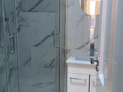 Glasnevin Maison | A spacious room near the city center(Room 1)
