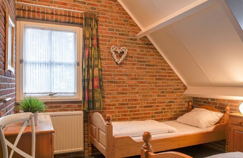 Losser Maison | A spacious vacation home located on an estate.