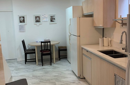 Vancouver South Maison | A special deal ending soon, only $99 a night!