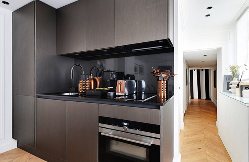 Saint-Germain-des-Pres Appartement | Un Luxueux 2CH/2SDB dans Saint Germain