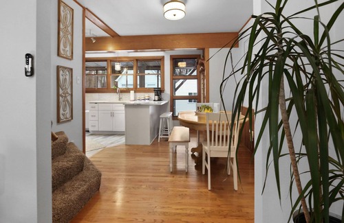 Miller Beach Maison | A Stone`s Throw, 4 bedroom 2 bath home a block from Lake Michigan