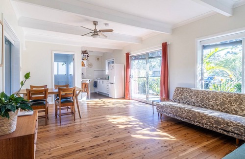 Swanhaven Maison | A stone's throw from Swan Lake....