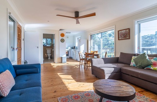 Swanhaven Maison | A stone's throw from Swan Lake....