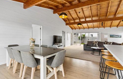 Pauanui Maison | A Stones Throw From The Beach