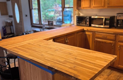 Arietta Cabine | A stylish Adirondack Log Cabin located along side the NYS Hiking trail System!!