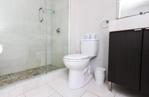 Griggs Park Appartement | A Stylish Stay w/a Queen Bed, Heated Floors. #26