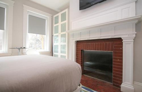 Griggs Park Appartement | A Stylish Stay w/a Queen Bed, Heated Floors. #29