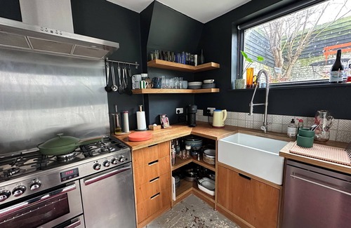 Margate Maison | A stylish, well presented Victorian terrace, a stones throw from the beach