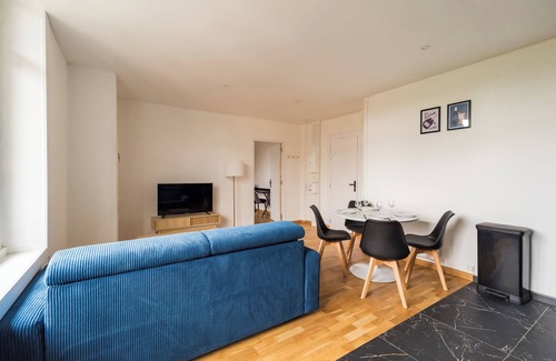 Guingamp Appartement | A sunny setting with a garden view - Gare -Hôtel Lefort
