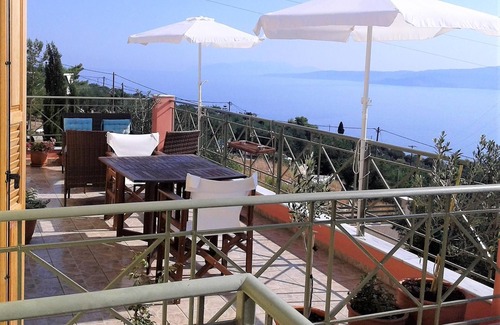 Zola Villa | Une villa ensoleillée de 110 m2 près de la mer