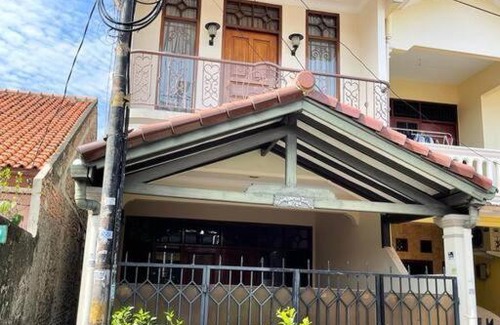 Kebayoran Lama Maison | A Three Story House in City Center