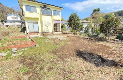 Ogi Maison | A town of hot springs with flowers and the sea A / Ito Shizuoka