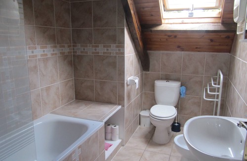 Leuhan Autre | Une ferme traditionnelle bretonne, chalet et grange convertie