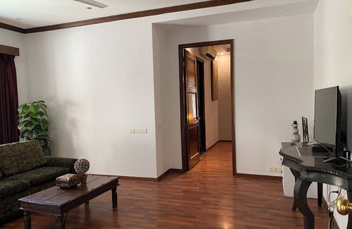 Lajpat Nagar Maison | A tranquil sojourn in the heart of the city. A spacious duplex with large rooms.