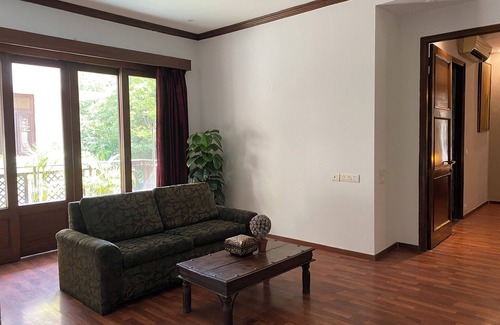 Lajpat Nagar Maison | A tranquil sojourn in the heart of the city. A spacious duplex with large rooms.