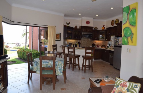 Isla Navidad Copropriété | A tropical 2 bedroom 2 bathroom resort on the stunning Playa de Coco beach