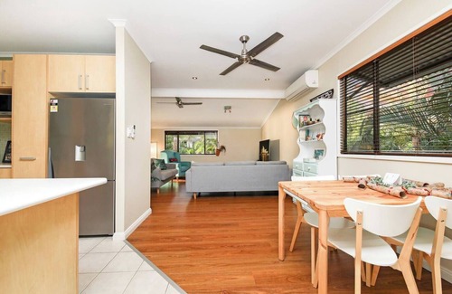 Rapid Creek Maison | A Tropical Pool Paradise in Rapid Creek