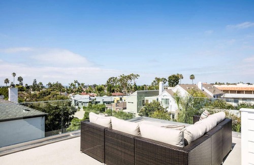 Corona del Mar Maison | A True Vacation Masterpiece!