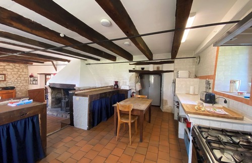 Labarthe Maison | A typical well equipped quercy stone house, set in superb countryside