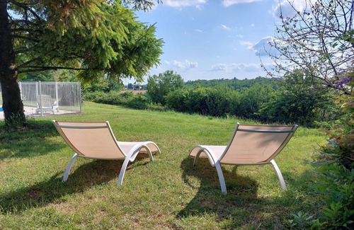 Labarthe Maison | A typical well equipped quercy stone house, set in superb countryside