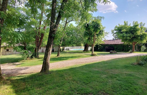 Labarthe Maison | A typical well equipped quercy stone house, set in superb countryside