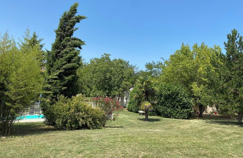 Labarthe Maison | A typical well equipped quercy stone house, set in superb countryside