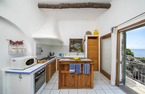 Forio Villa | Une retraite unique sur l'île d'Ischia côte ouest avec accès privé à la mer