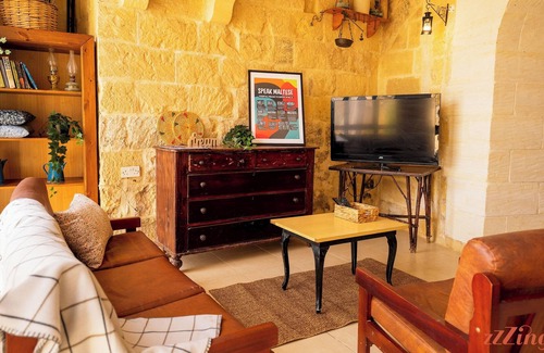 Santu Pietru Villa | A very charming traditional farmhouse in Gharb