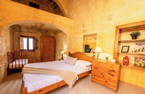 Santu Pietru Villa | A very charming traditional farmhouse in Gharb