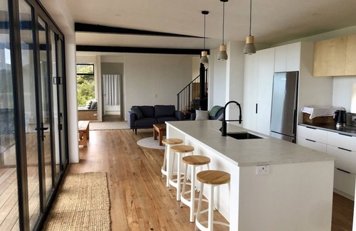 Cooks Beach Maison | A view like none other
