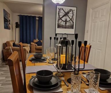 Newport Maison | A warm welcome from Wales 1 Mile from the ICC