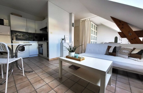 Gap Appartement | un accueillant studio , situé en centre ville mais au calme