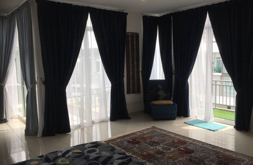 Johor Bahru Maison | Une maison de 3 étages bien décorée près du point de contrôle frontalier Malaisie-Singapour.