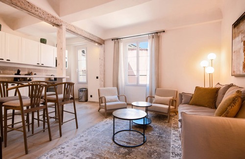 Old Town Appartement | Un magnifique T3 à côté du Sénéquier - Centre de Saint Tropez