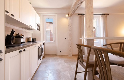 Old Town Appartement | Un magnifique T3 à côté du Sénéquier - Centre de Saint Tropez