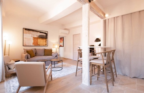 Old Town Appartement | Un magnifique T3 à côté du Sénéquier - Centre de Saint Tropez