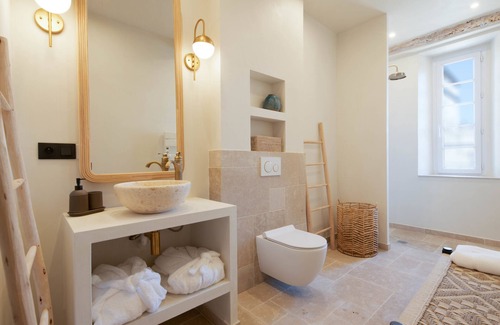 Old Town Appartement | Un magnifique T3 à côté du Sénéquier - Centre de Saint Tropez