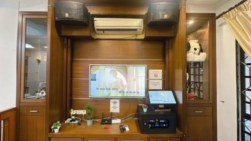 Taman Johor Jaya Maison | A09 Dedap Johor Jaya Karaoke Family House