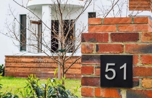 Middle Park Appartement | A1 Art Deco 2 Bedroom Apt. Sleeps 5. Nimmo1