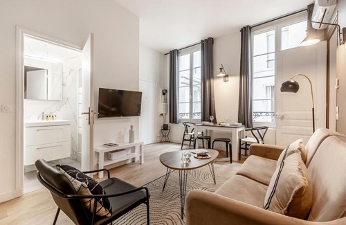 3rd Arrondissement Appartement | A11#RépubliqueMarais1BedRoomParis03AC