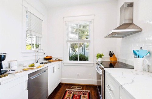 Cannonborough Elliotborough Maison | 174 St Philip St (a2) Un bloc au roi. Sparkling renovation + parking.