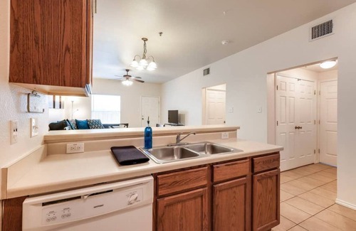 Medical Center District Copropriété | AA2 10% OFF 2BR Apt Fast WiFi 4-mins to Medical Center Pet-friendly