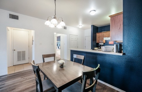 Medical Center District Appartement | AA3 10% OFF Updated 2BR Apt Near Medical Center Fast WiFi With Parking